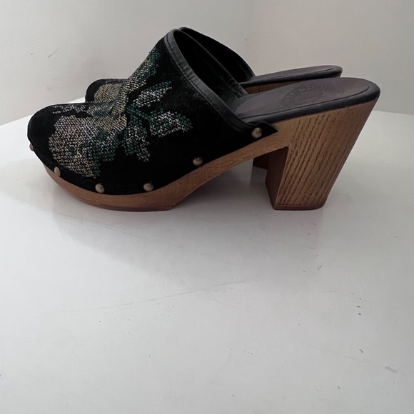 PENELOPE CHILVERS Black Suede Floral Print Mules Sz 38 - Picture 4 of 13